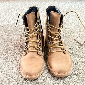 Sorel Leather Boots Size 8.5 – Slightly Used, Leather Laces